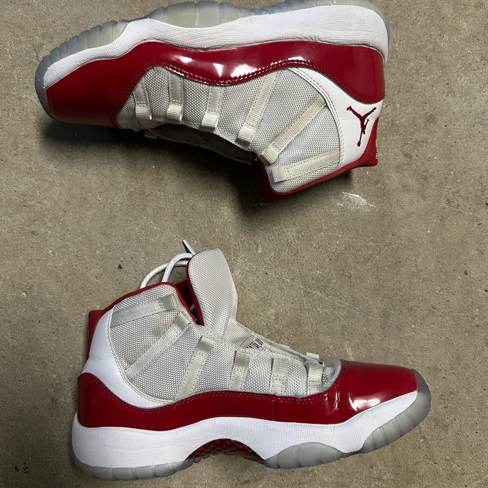 Jordan 11 ‘cherry’